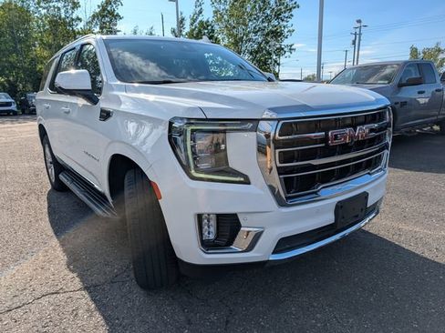 Used 2023 GMC Yukon SLT w/ SLT Luxury Package AWD/4WD image 11