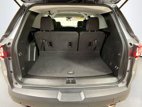 Used 2020 Chevrolet Traverse LS image 25