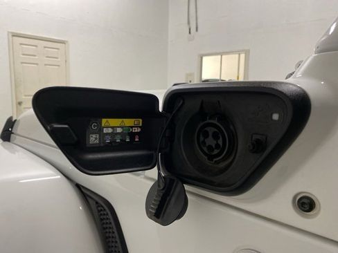 Used 2021 Jeep Wrangler Unlimited Sahara w/ Cold Weather Group image 97