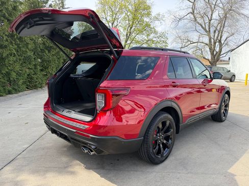 Used 2020 Ford Explorer ST w/ ST Street Pack image 33