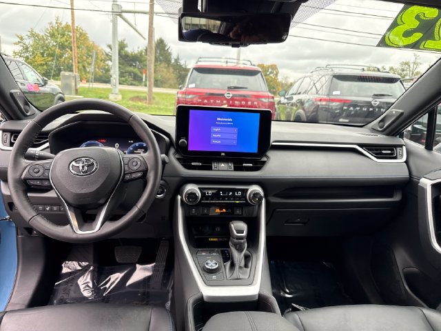 Used 2023 Toyota RAV4 XSE AWD/4WD image 15
