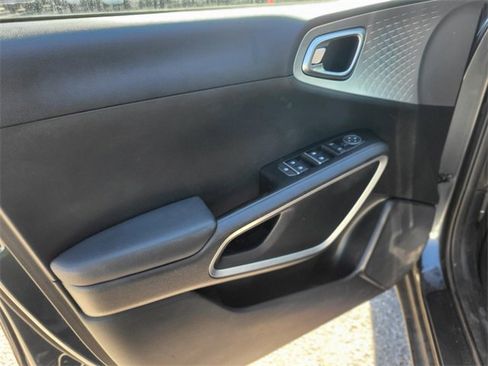 Used 2024 Kia Soul LX w/ Option Group 015 image 15