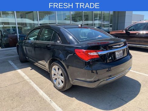 Used 2013 Chrysler 200 Touring FWD image 5