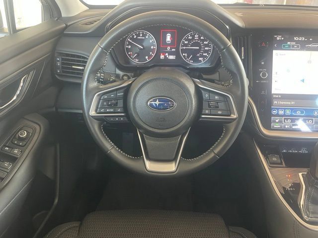 Used 2025 Subaru Outback Premium AWD/4WD image 17