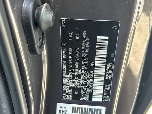 Certified 2024 Toyota Sienna Limited AWD/4WD image 30