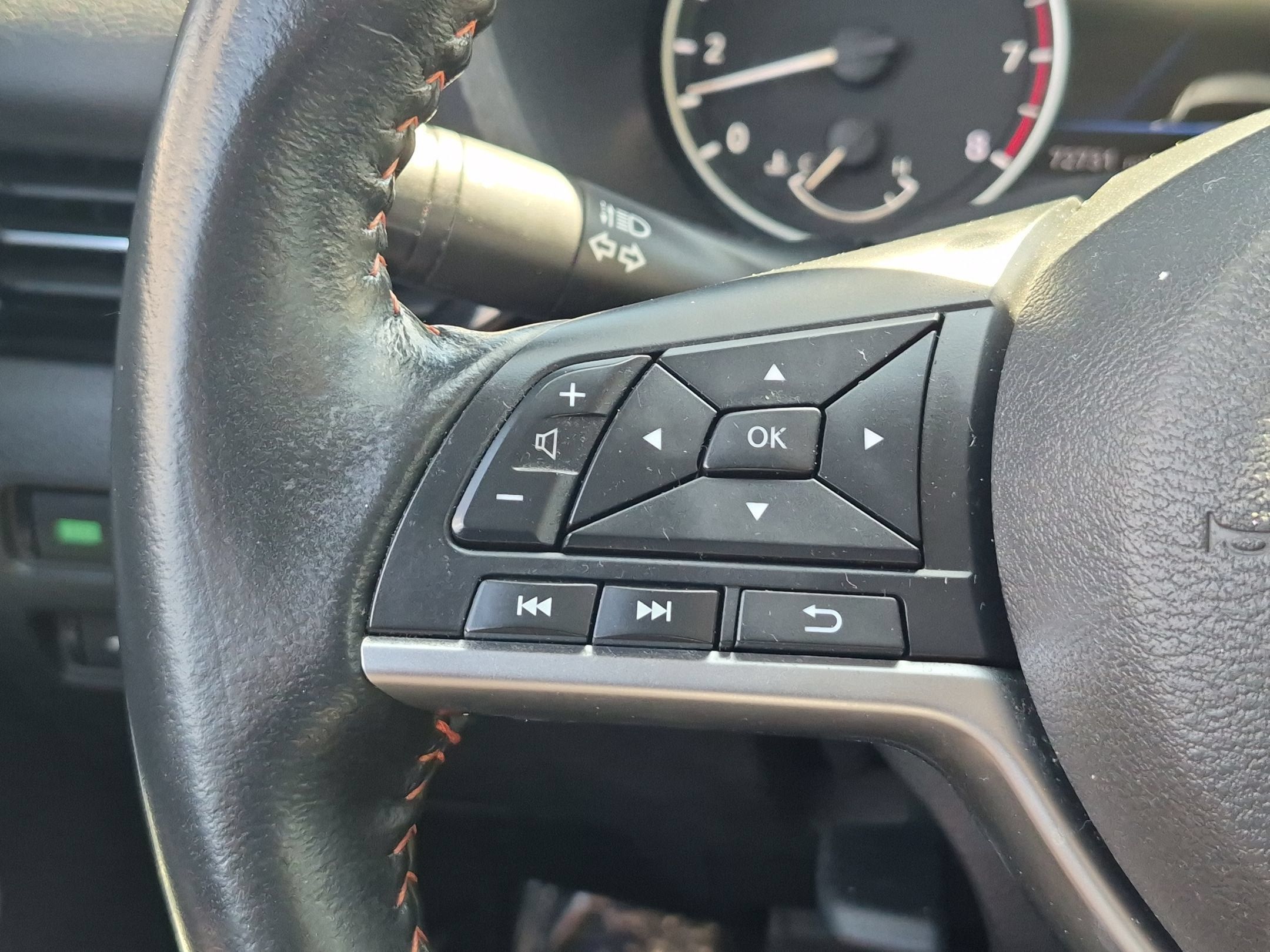 Used 2022 Nissan Sentra SR w/ Midnight Edition FWD image 16