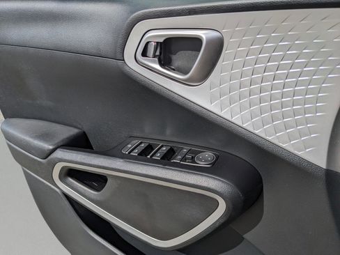 Used 2023 Kia Soul S image 22