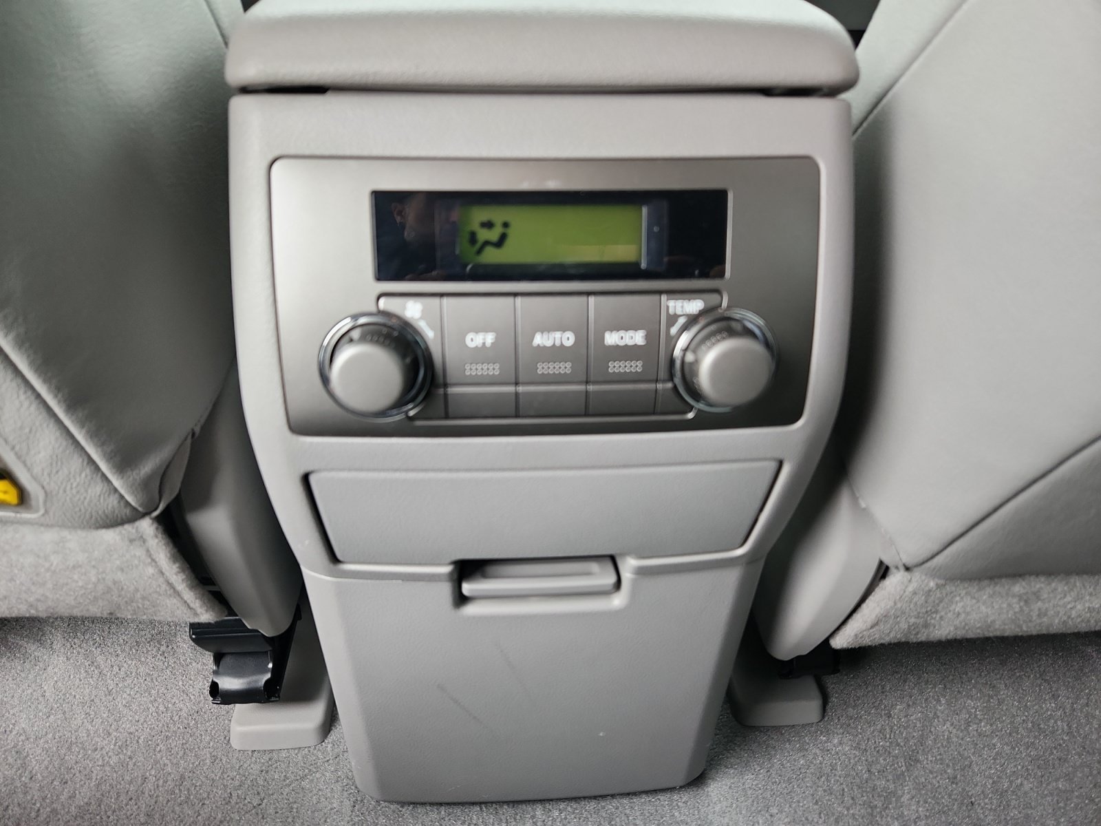 Used 2009 Toyota Highlander Limited w/ Extra Value Pkg 8 AWD/4WD image 18
