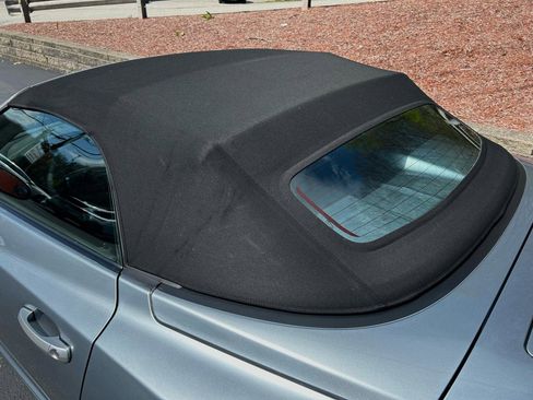 Used 2005 Chrysler Crossfire Limited image 16