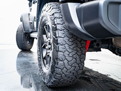 Used 2024 Jeep Wrangler Unlimited image 44