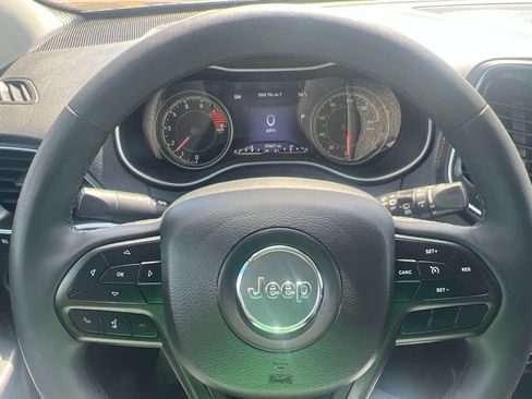 Used 2021 Jeep Cherokee Trailhawk w/ Premium Leather Package AWD/4WD image 28