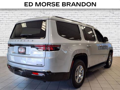 Used 2024 Jeep Wagoneer 2WD image 5