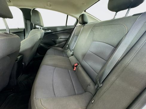 Used 2018 Chevrolet Cruze LS FWD image 27