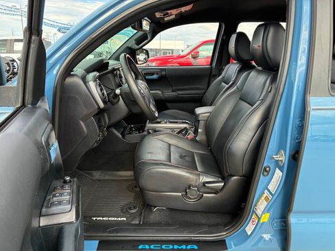 Used 2018 Toyota Tacoma TRD Pro AWD/4WD image 11