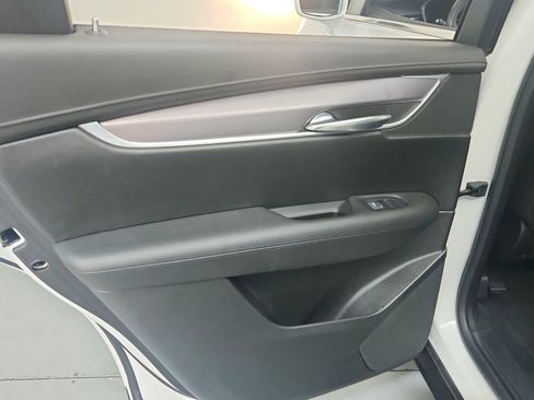 Used 2017 Cadillac XT5 Luxury w/ Driver Awareness Package FWD image 21