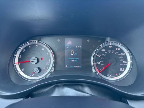 Used 2020 Toyota Highlander LE AWD/4WD image 15