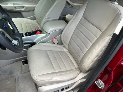 Used 2014 Ford C-MAX SEL w/ Equipment Group 302A FWD image 9