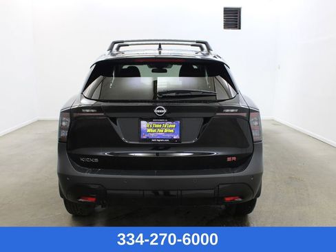 New 2026 Nissan Kicks SR image 3