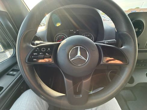 Used 2024 Mercedes-Benz Sprinter 2500 image 26