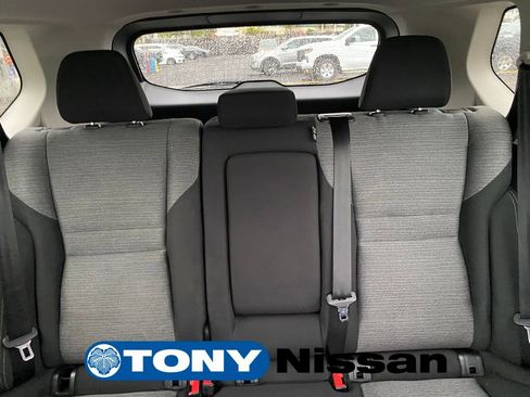 Used 2022 Nissan Rogue SV image 36