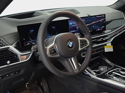 New 2026 BMW X7 M60i image 17