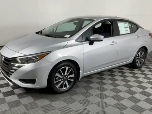 Used 2025 Nissan Versa SV w/ Trunk Package FWD image 8