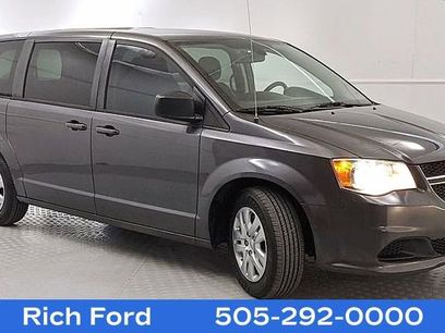 Used 2018 Dodge Grand Caravan SE w/ UConnect Hands-Free Group