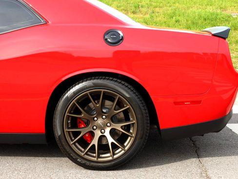 Used 2017 Dodge Challenger SRT Hellcat image 22