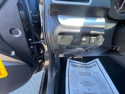 Used 2016 Subaru Crosstrek 2.0i Premium w/ Moonroof Package image 17