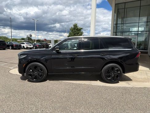 New 2026 Lincoln Navigator Black Label AWD/4WD image 2