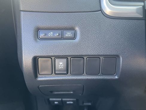 Used 2017 Nissan Murano S w/ Navigation Package image 18