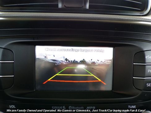 Used 2015 Kia Soul + image 36