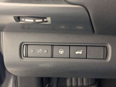 Used 2022 Nissan Pathfinder SL FWD image 14