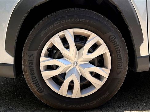 Used 2023 Toyota Corolla Cross L image 33