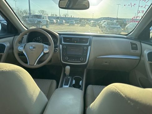 Used 2016 Nissan Altima 2.5 SV w/ Convenience Package image 21