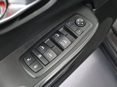 Used 2015 Jeep Cherokee Limited w/ Luxury Group AWD/4WD image 21