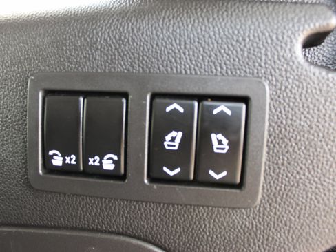 Used 2015 GMC Yukon XL Denali w/ Touring Package image 19