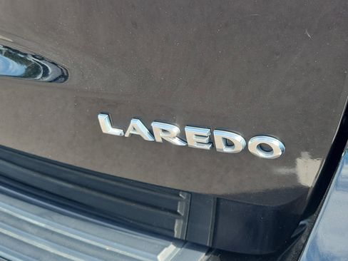 Used 2021 Jeep Grand Cherokee Laredo AWD/4WD image 8