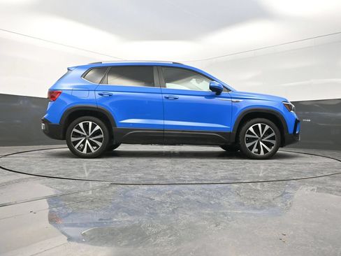 Used 2023 Volkswagen Taos SE FWD image 30