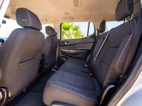 Used 2019 GMC Acadia SLE image 8