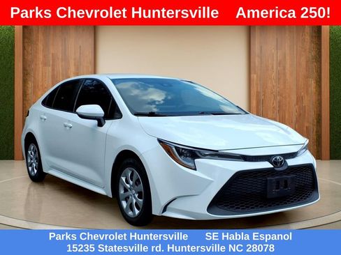 Used 2021 Toyota Corolla LE FWD image 1