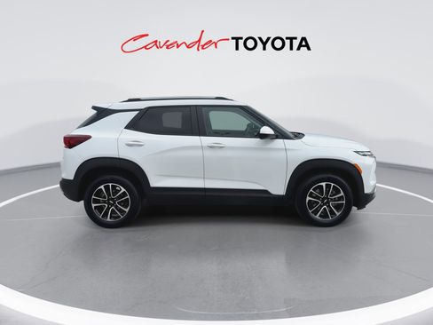 Used 2025 Chevrolet TrailBlazer LT image 9