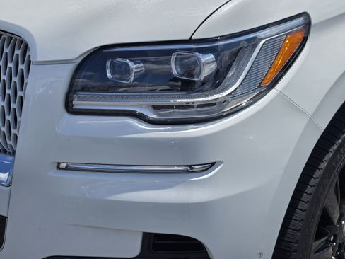 Used 2024 Lincoln Navigator Reserve AWD/4WD image 10