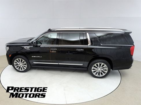 Used 2021 GMC Yukon XL Denali w/ Denali Ultimate Package image 16