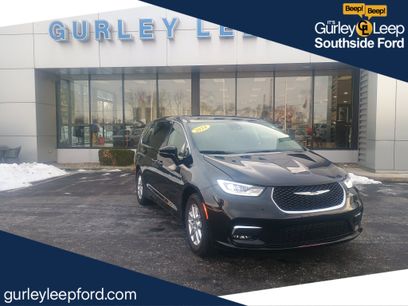 Used 2024 Chrysler Pacifica Touring-L