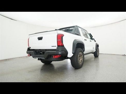 Used 2025 Toyota Tacoma Trailhunter image 24