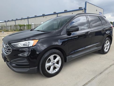 Used 2020 Ford Edge SE FWD image 2