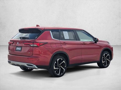 Used 2024 Mitsubishi Outlander SE image 5