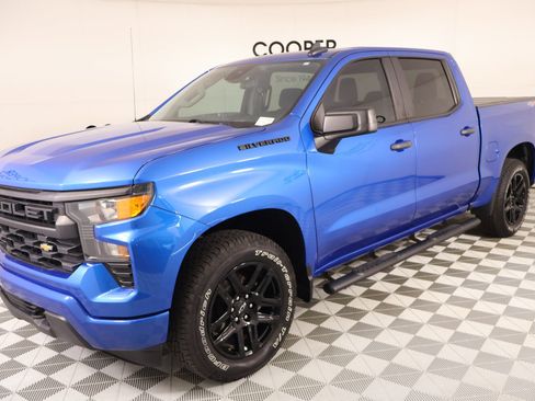 Used 2023 Chevrolet Silverado 1500 Custom AWD/4WD image 9