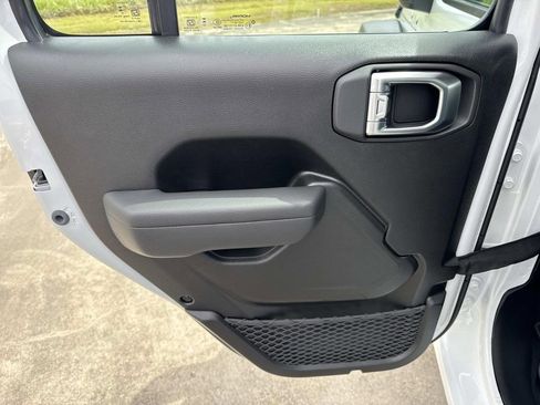 New 2026 Jeep Gladiator Sport image 29